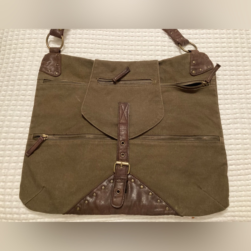 Fashion Express. Bomber Babe Shoulder/Messenger Bag. NWOT